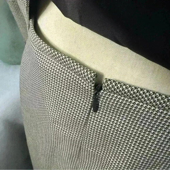 Tahari Arthur S Levine Skirt Suit Size 12 Classy Design Ruffled Skirt - Picture 8 of 12